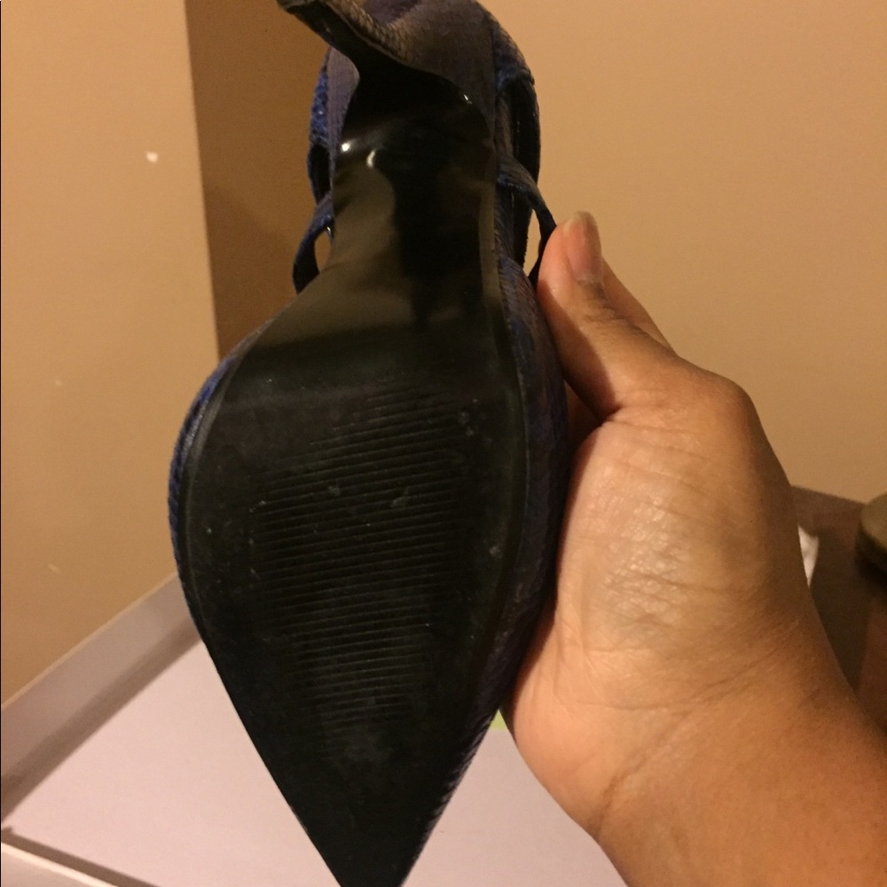 SOLD Steve Madden Spiral Blu Snake Heels - Picture 2 of 4